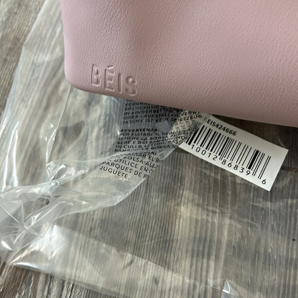 Beis x wicked toiletry bag nwt - Picture 3 of 7